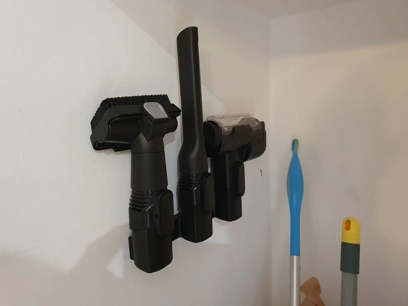 Shark Anti Hair Wrap Powerfins Vacuum Wall Mount accessory bracket dock IZ300, view 7