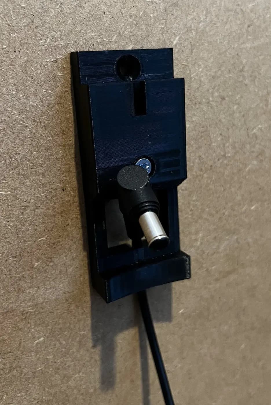 Shark Anti Hair Wrap Powerfins Vacuum Wall Mount mounting bracket dock IZ300, view 2