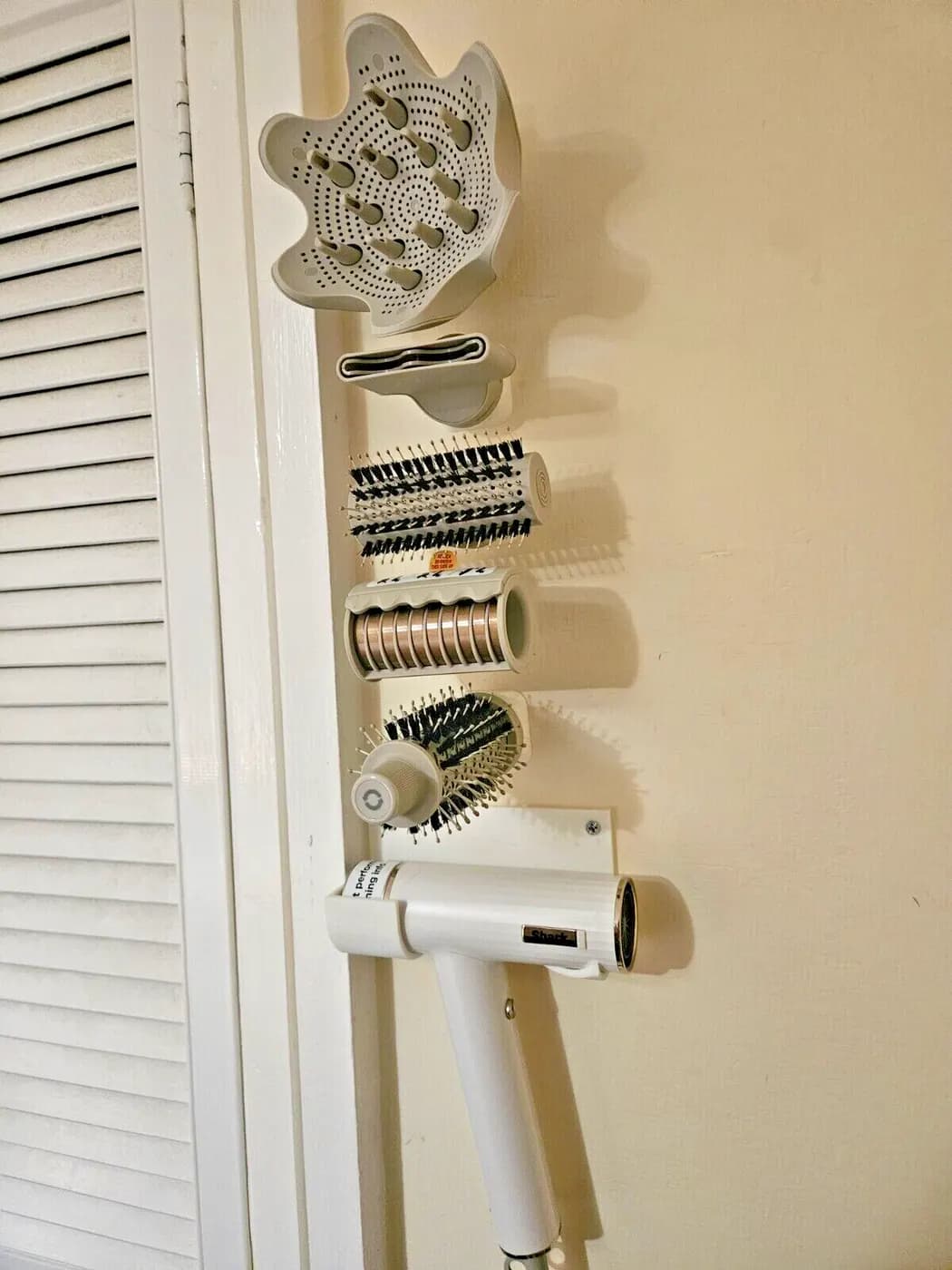 Shark Speedstyle hair Dryer Wall Mount Holder Organiser Storage Free P&P, view 3