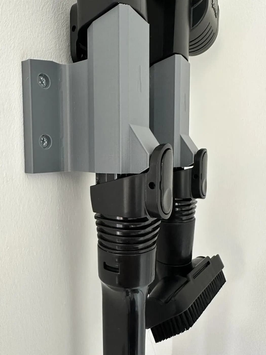 Shark Stratos Vacuum Black Wall Mount accessory holder cable management IZ400, view 6