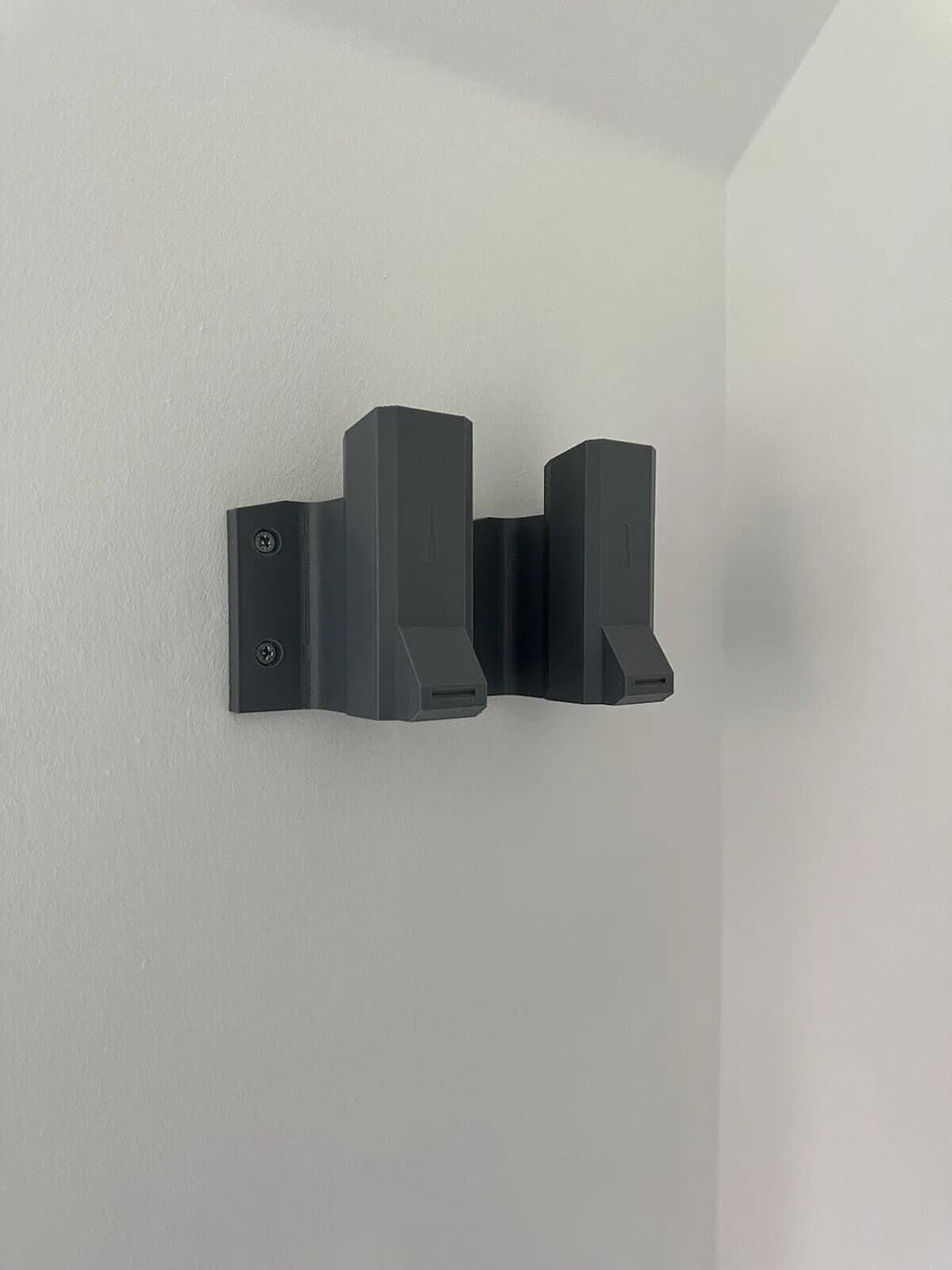 Shark Stratos Vacuum Wall Mount accessory holder dock cable management IZ400, view 8