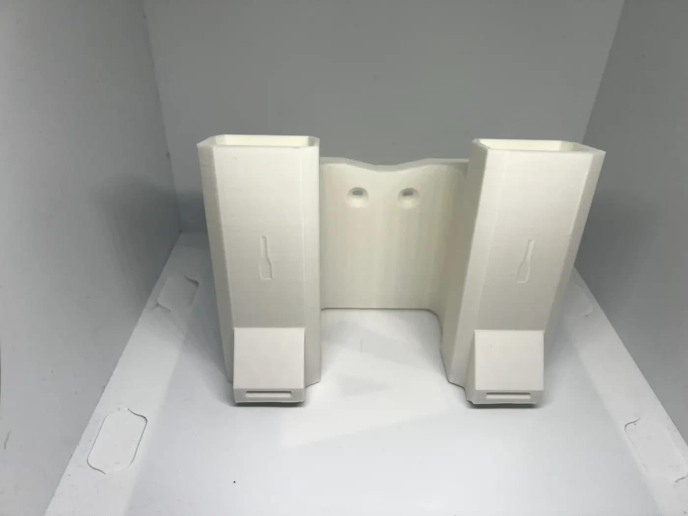 Shark Stratos Vacuum White Wall Mount accessory holder cable management IZ400, view 8