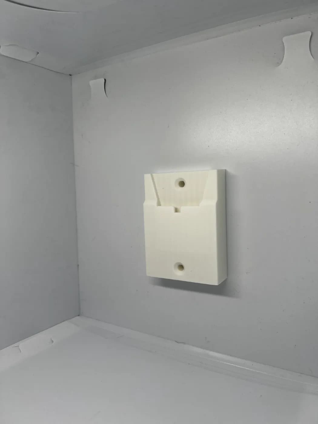 White Wall mount bracket holder Shark Vacuum IZ202UK, IZ202UKT, IZ252UK, IZ300UK, view 4