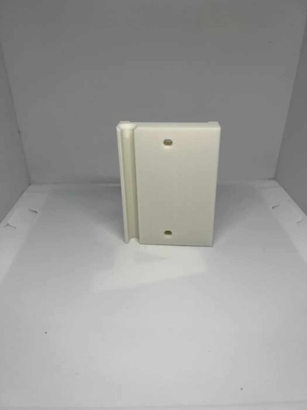 White Wall mount bracket holder Shark Vacuum IZ202UK, IZ202UKT, IZ252UK, IZ300UK, view 6