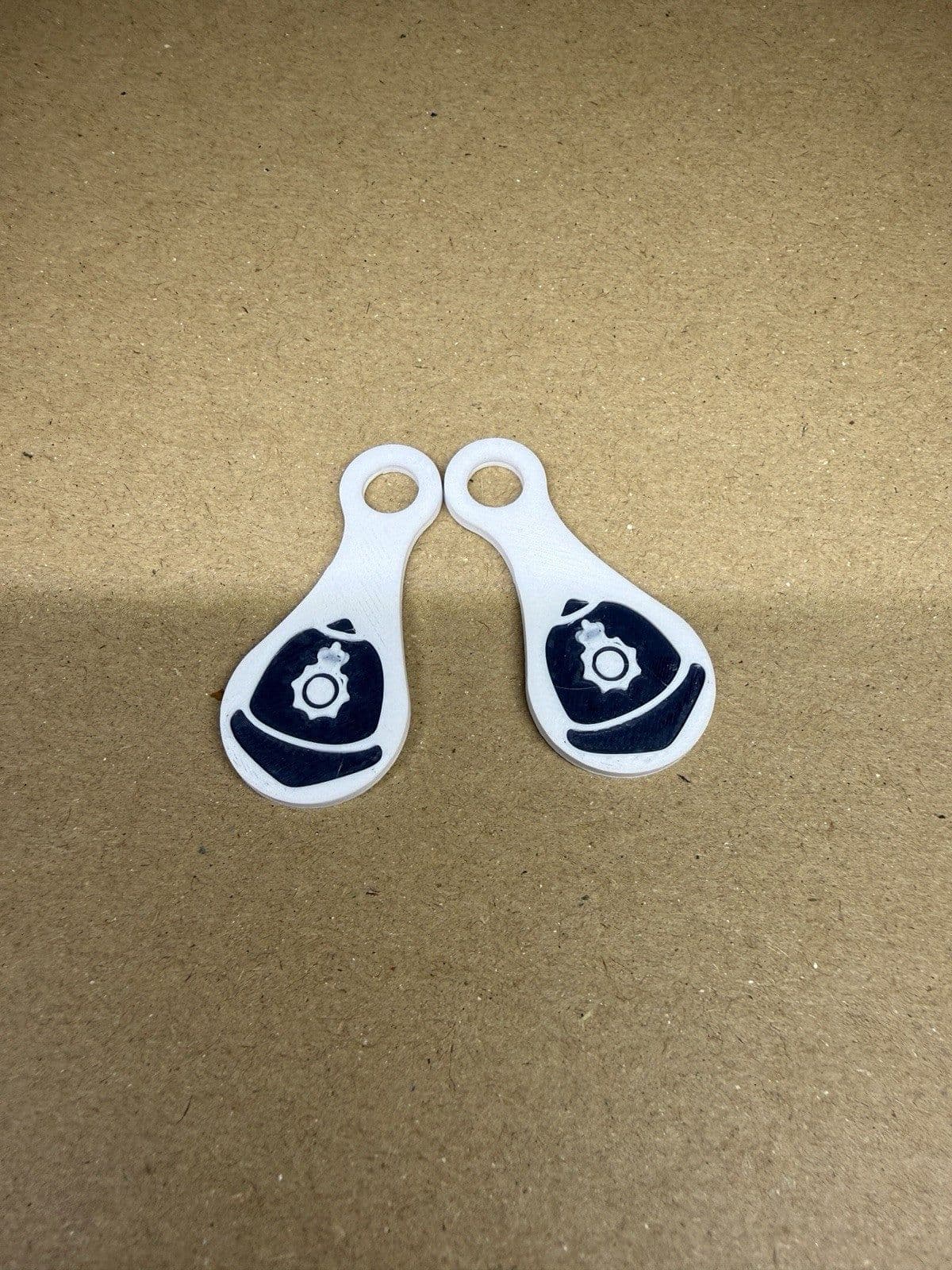 2 Police Custodian Helmet Hat Bobby Shopping Kart Trolley Token Keyring Tag Coin, view 4